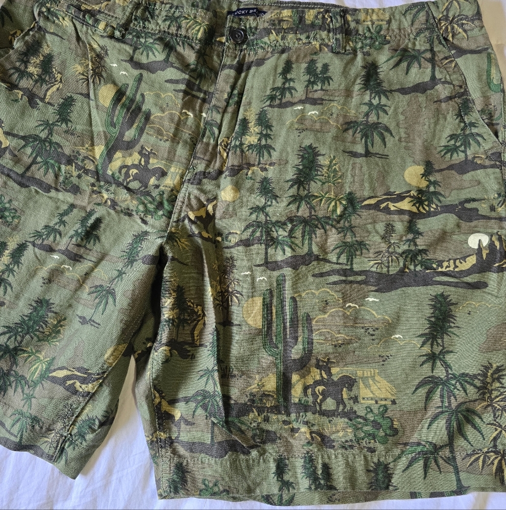 Lucky Brand Green Camo Style Shorts Size 42